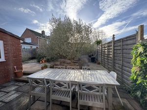 Outdoor Dining Area- click for photo gallery